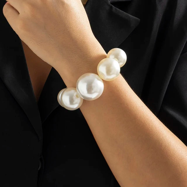 Statement Imitation Pearl Choker