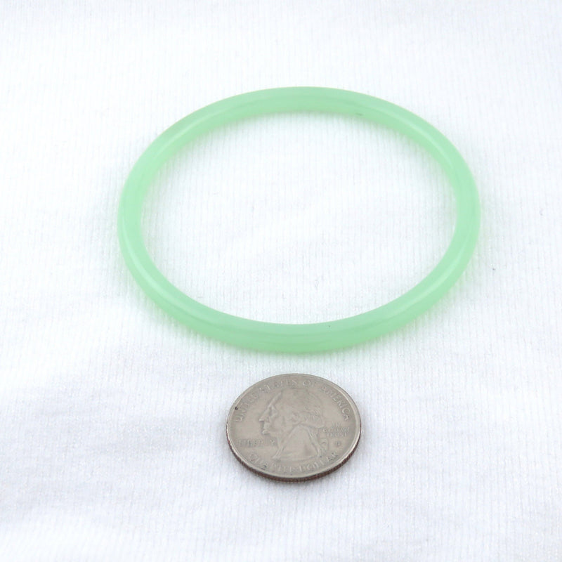 Thin Light Green Jade Bangle