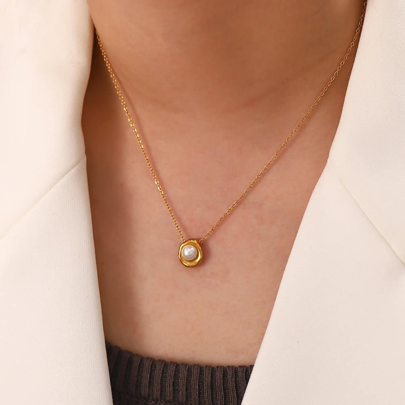 Pearl Pendant Necklace