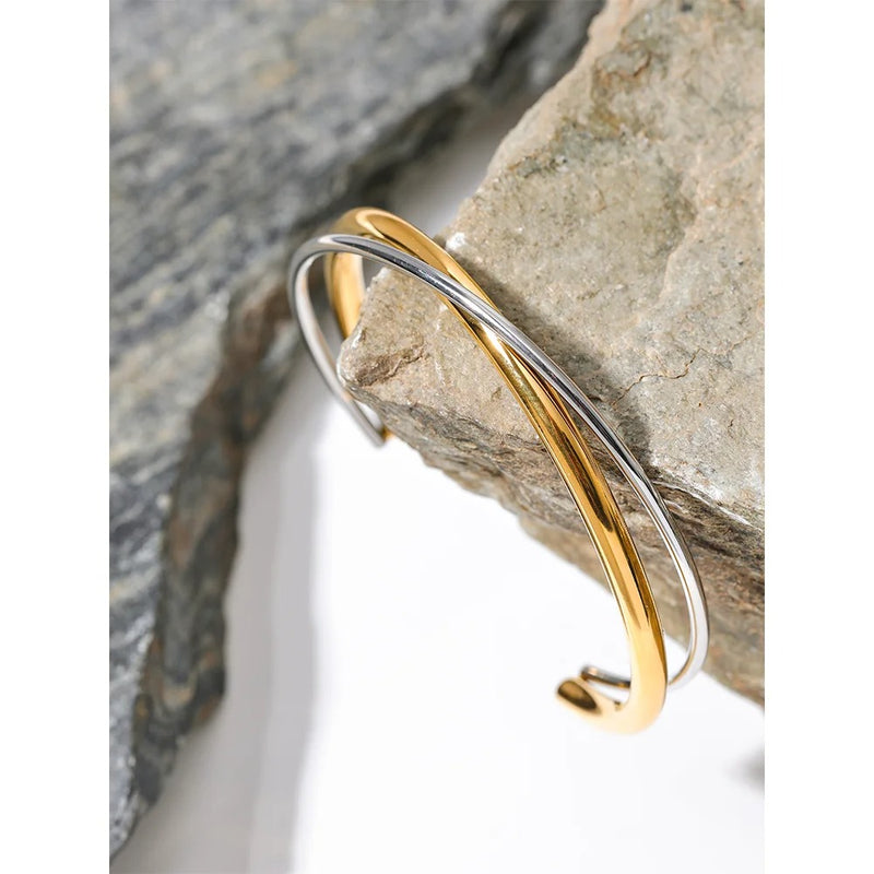 Twist bangle