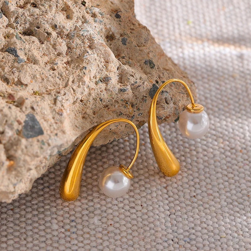 Minimalist Pearls Earrings