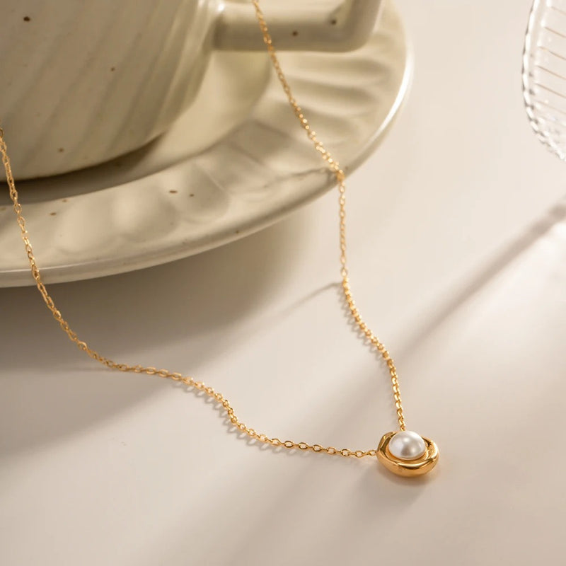 Pearl Pendant Necklace