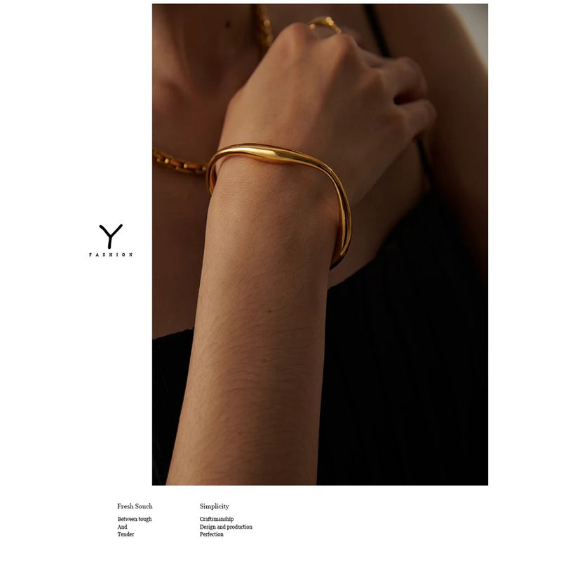 Minimalist Texture Statement Stainless Steel Bangle Bracelet in Gold Color for the Wrist