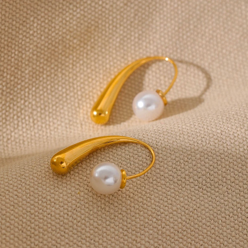 Minimalist Pearls Earrings