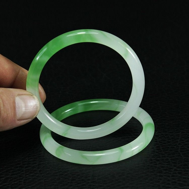 Natural Green Jade Bangle